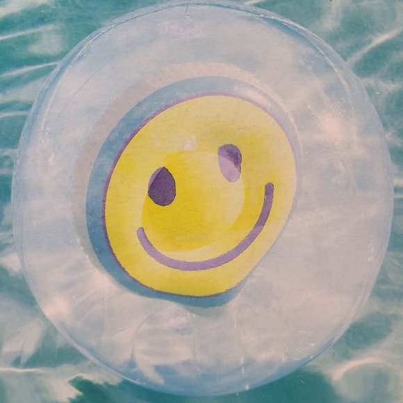 Stoney Clover Lane Inflatable Oversized 3D Smiley Face Beach Ball Pool Lake 24" - Picture 1 of 3